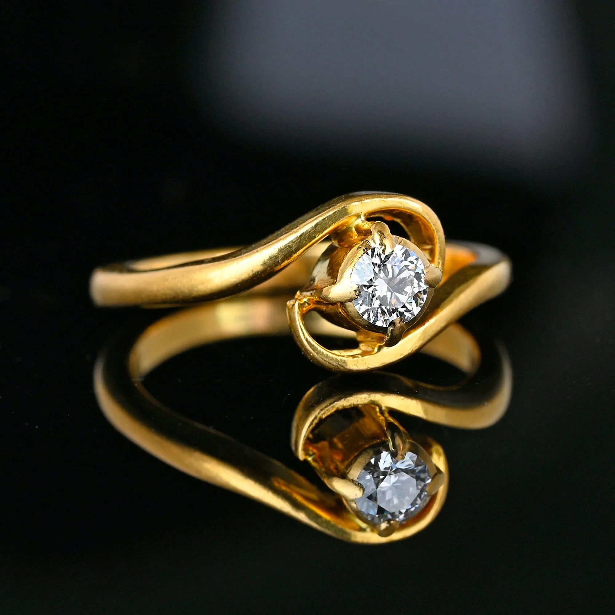 Antique 18K Gold Bypass Collet Set Diamond Solitaire Ring