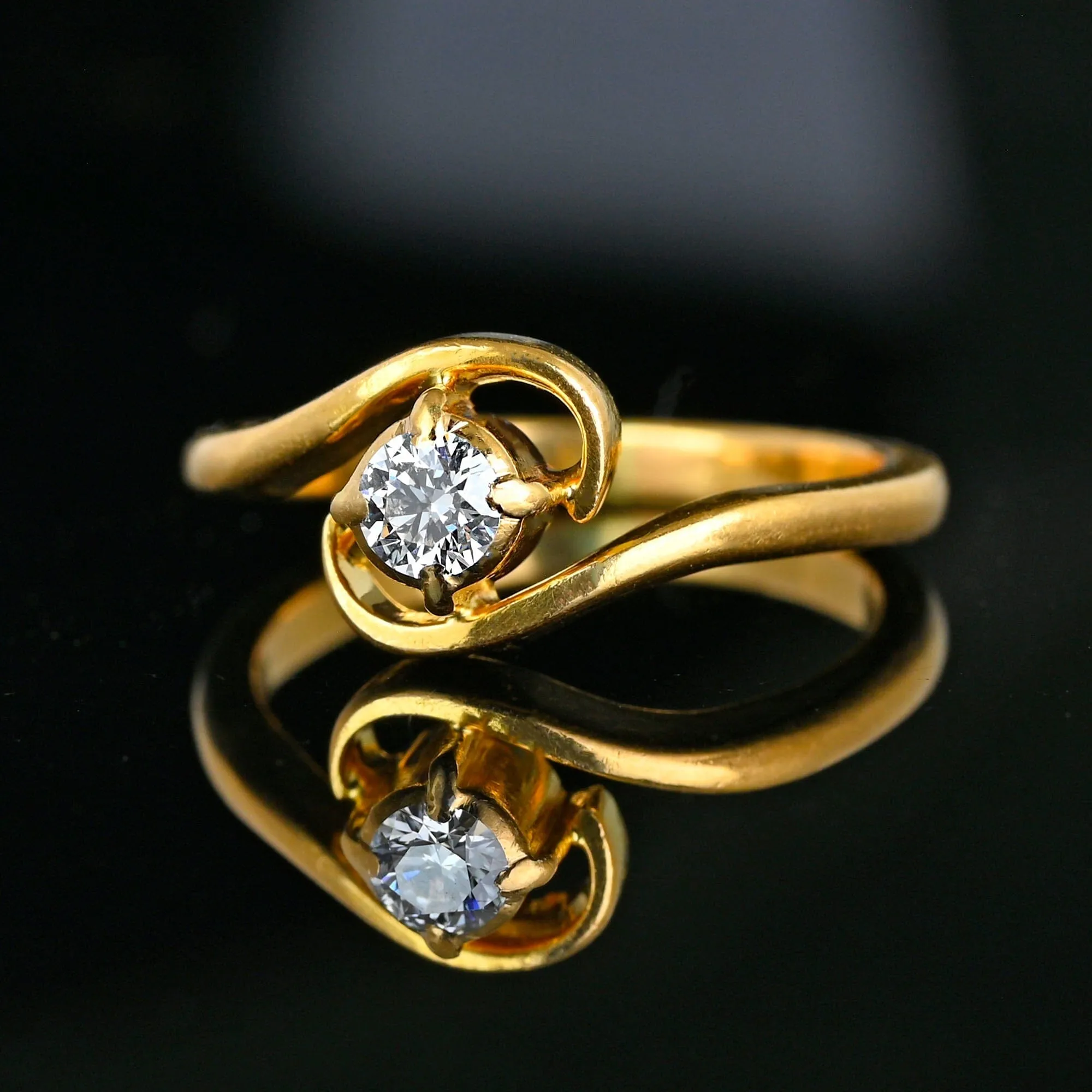 Antique 18K Gold Bypass Collet Set Diamond Solitaire Ring