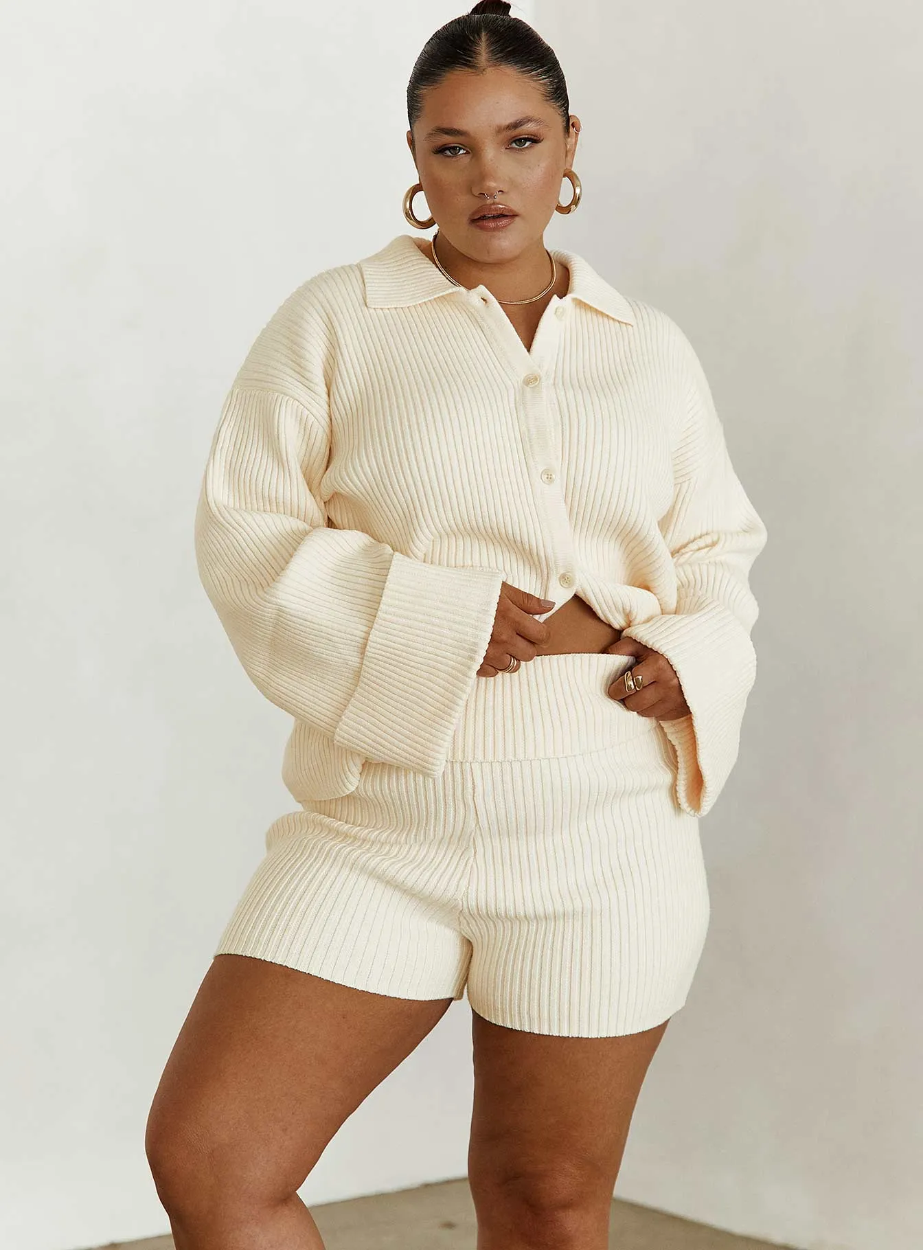 Cream Curve Knit Shorts by Jadri