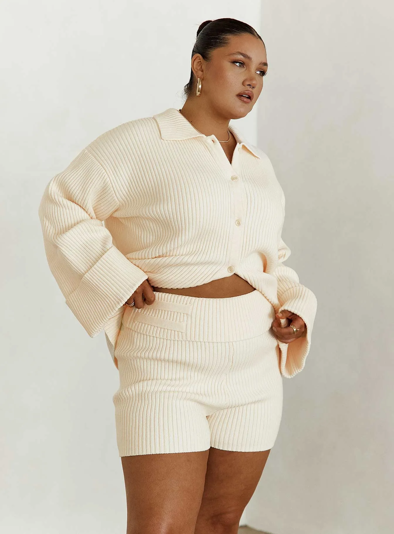 Cream Curve Knit Shorts by Jadri