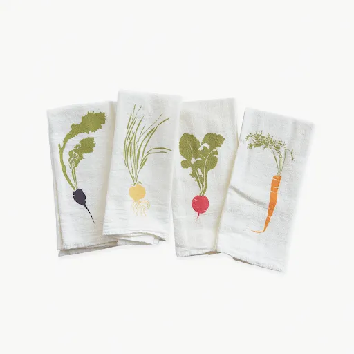 Root Veggies (Carrot, Radish, Beet, Onion) Napkins / Set of 4