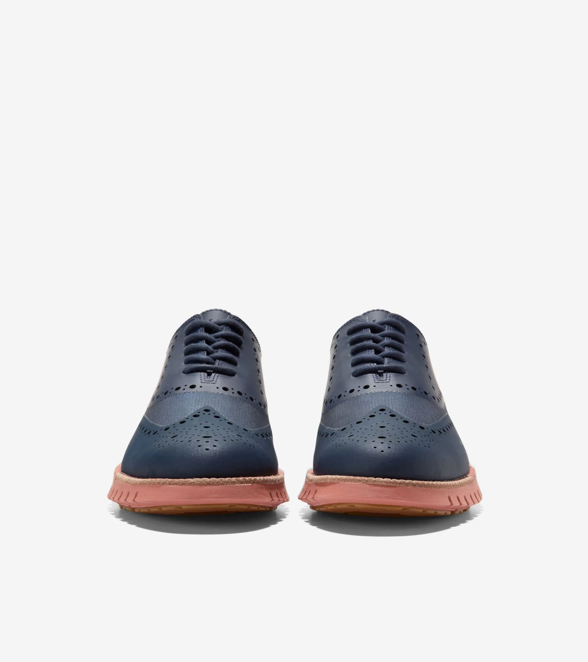 ZERØGRAND Wingtip Oxfords with No Stitch Design